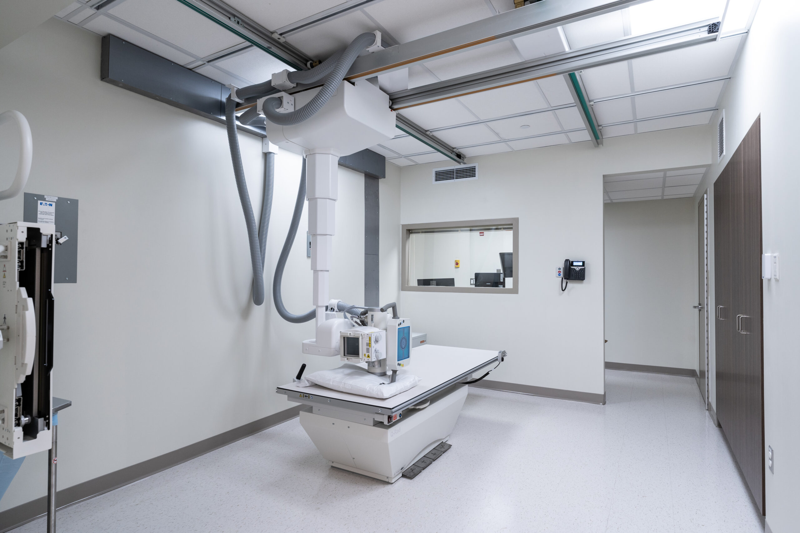A health equipment installed in a medical room